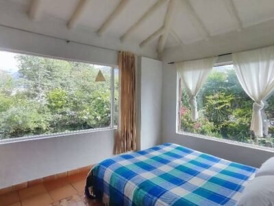 Casa campestre con cabañas y gran terreno en Villa de Leyva