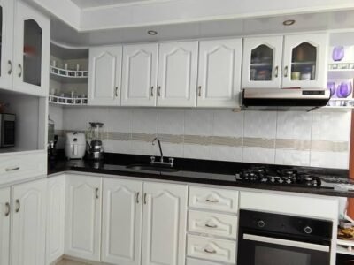 Casa amplia con terraza y garaje electrónico en Remansos de Santa Inés