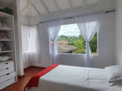 Casa campestre con cabañas y gran terreno en Villa de Leyva