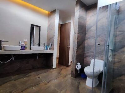 Casa campestre en venta con gran lote en Cómbita